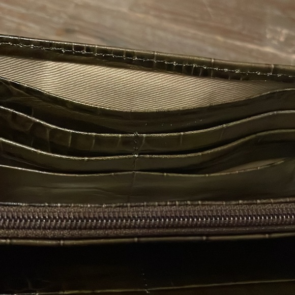 Olive Green Genuine Leather Croc Embossed Wallet🖤 - Picture 8 of 13